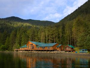 As the only the lodge on Noyes Island, with a choice perch at the edge of the Pacific on the island’s north coast, Steamboat Bay Fishing Club offers the closest proximity to the best fishing in Southeast Alaska. Photo